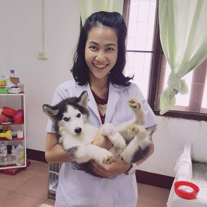 “เด็กชายจูเนียร์ ผู้รอดชีวิตจากลำไส้อักเสบ”